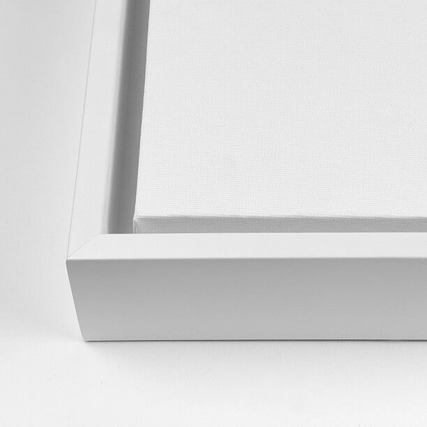 Toile d'Art Flottante - cadre blanc "La Femme de Coeur"